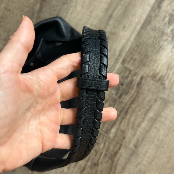 Allsaints Kita Pebble Leather Crossbody Bag - Picture 10 of 11